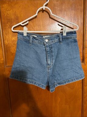 Universal Thread Classic Blue Denim High-Rise Jean Shorts